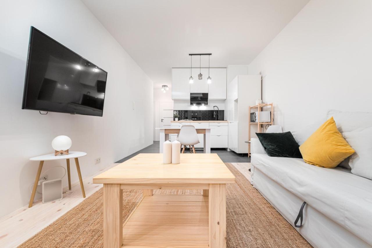 Przerwana 11A By Homeprime Warsaw Ngoại thất bức ảnh