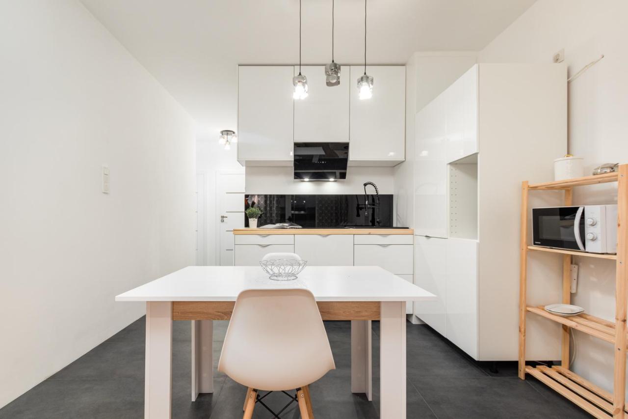 Przerwana 11A By Homeprime Warsaw Ngoại thất bức ảnh