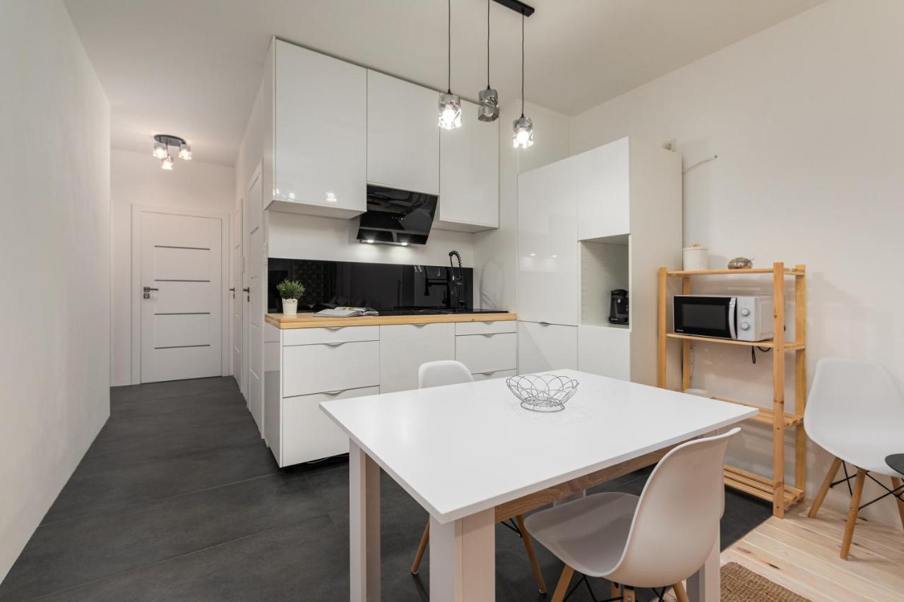 Przerwana 11A By Homeprime Warsaw Ngoại thất bức ảnh